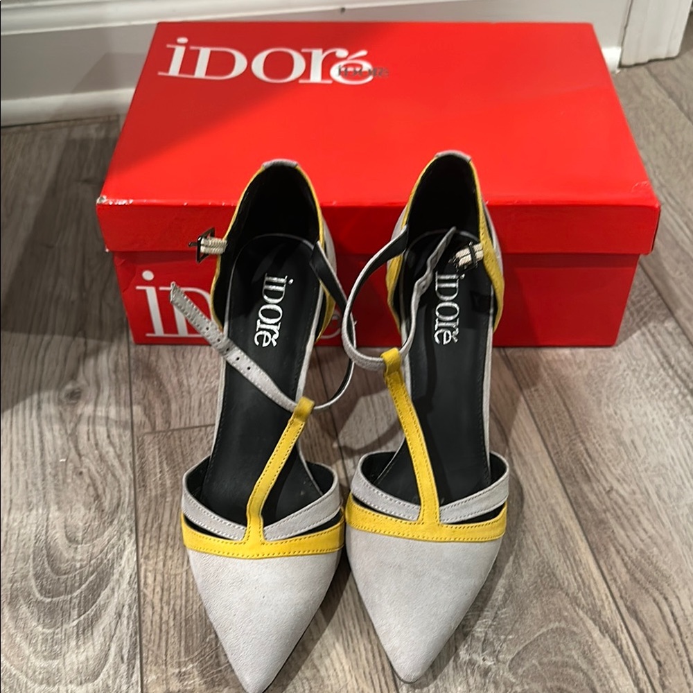 Gray and Yellow Modern Heels Sz 6,5M